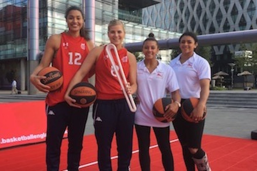 Manchester welcomes Queen’s Baton with pride 